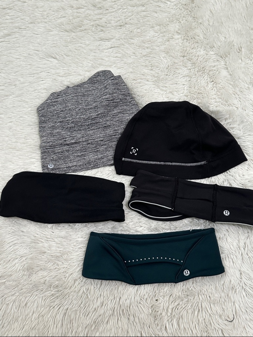 🦄 Bundle of 5 Lululemon Headbands & Beanie